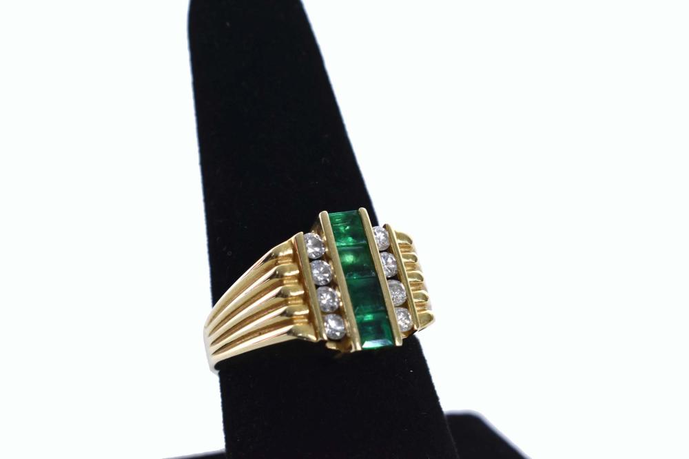 LADIES 14 KT YELLOW GOLD EMERALDS