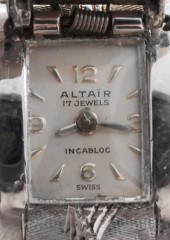 LADIES 14K GOLD ALTAIR 17J INC