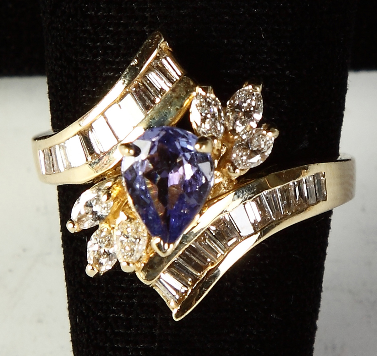 Ladies 14k Gold Diamond & Tanzanite
