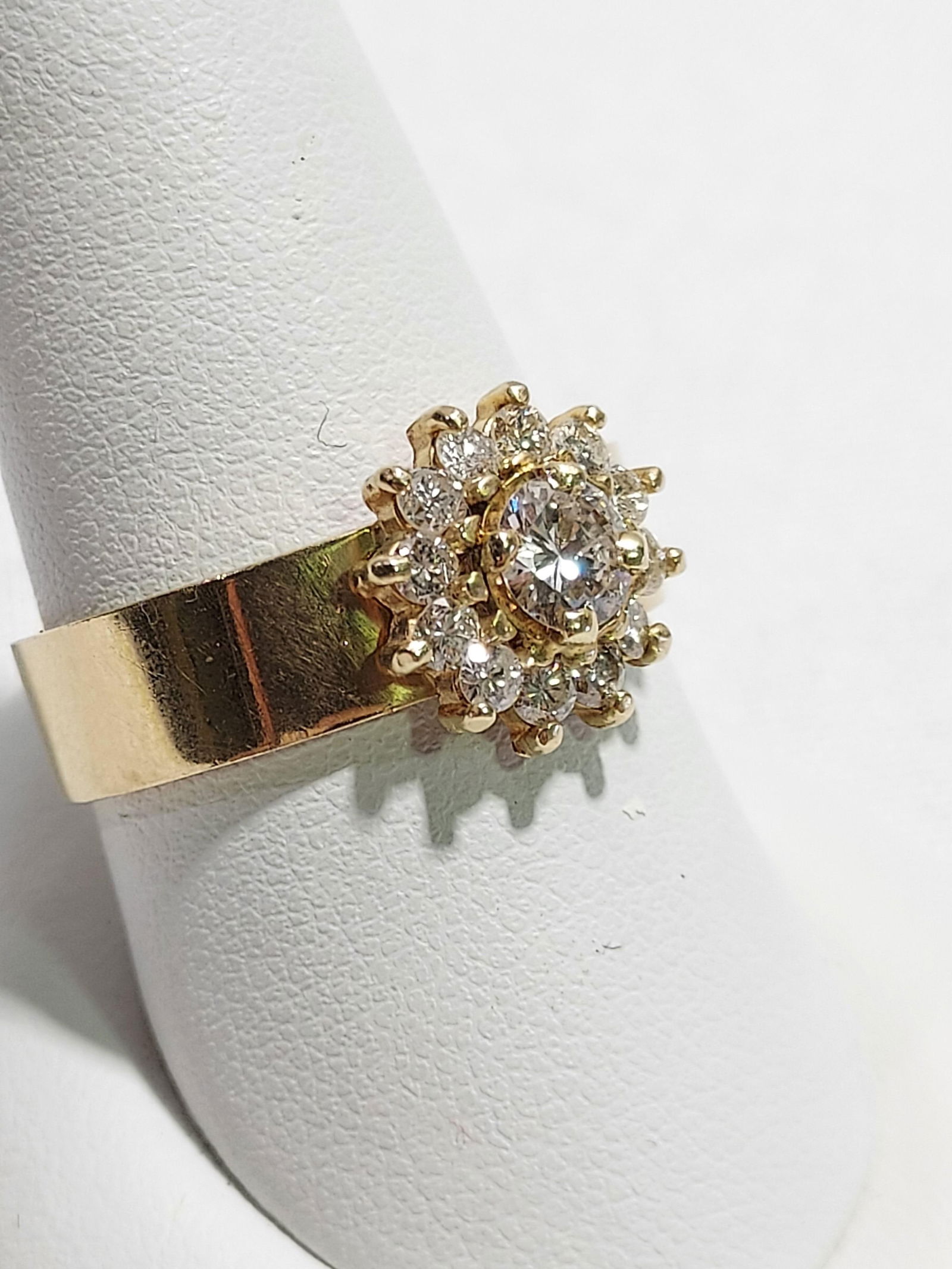 LADIES 14K YELLOW GOLD & DIAMOND
