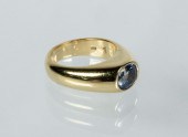 LADIES 18K GOLD AND SAPPHIRE R