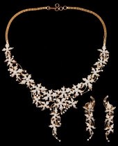 LADIES 22K GOLD & DIAMOND WATE