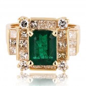 Ladies cast 2.68ct emerald and