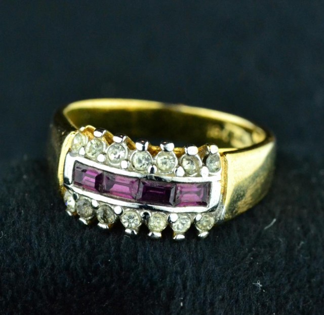 LADIE'S COCKTAIL RINGLovely gold