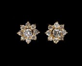 LADIES DIAMOND EARRINGS Pair o
