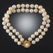 LADIES' PEARL AND GOLD BRACELE