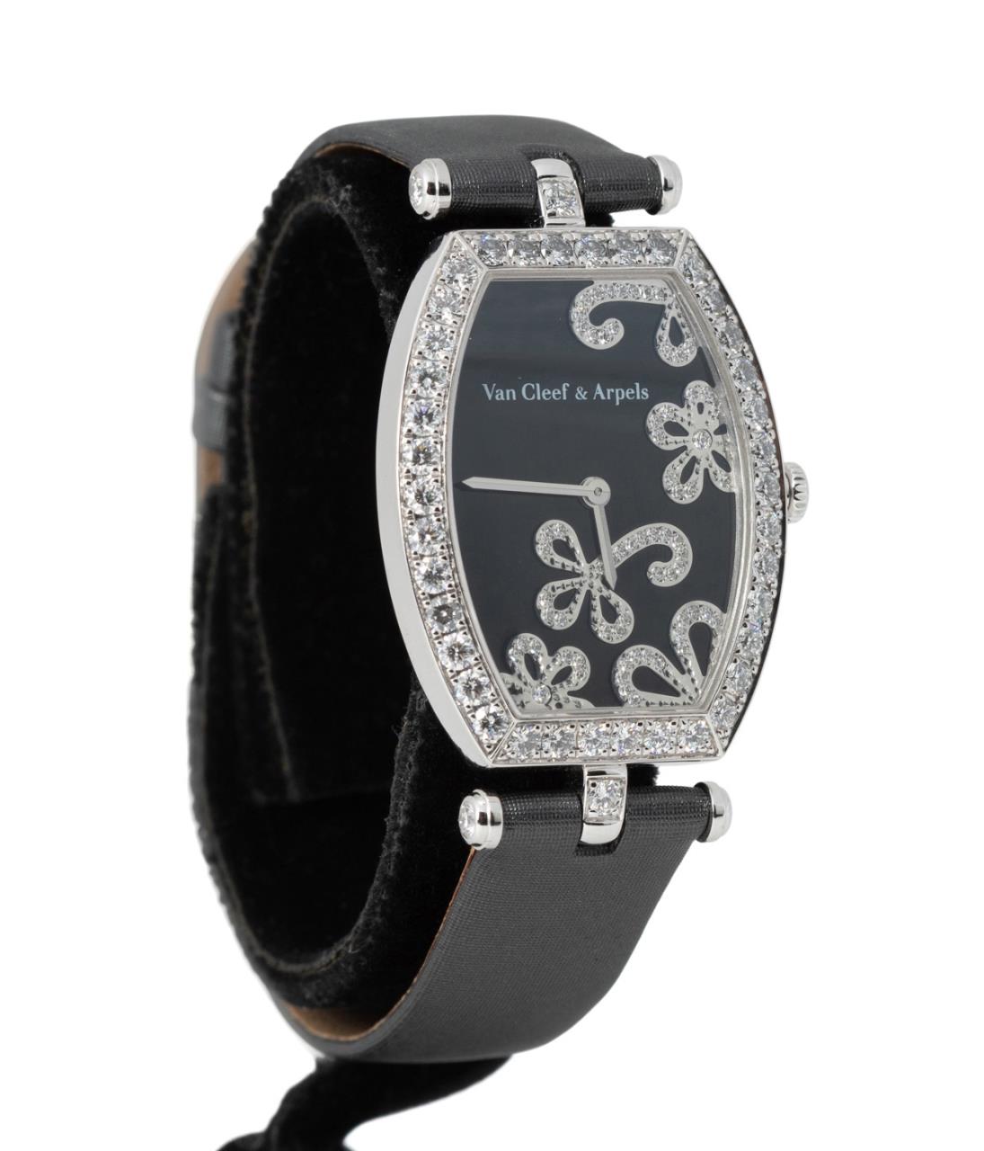 LADIES' VAN CLEEF & ARPELS 18K WG
