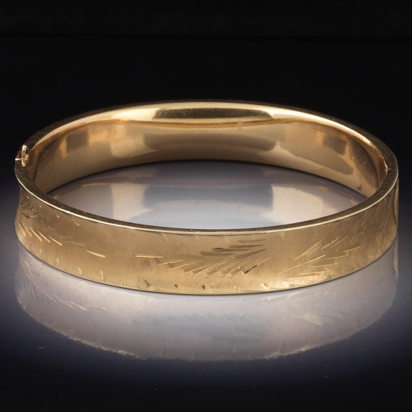 LADIES' VINTAGE GOLD BANGLE
