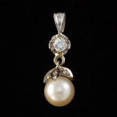 LADIES' VINTAGE PEARL AND DIAM