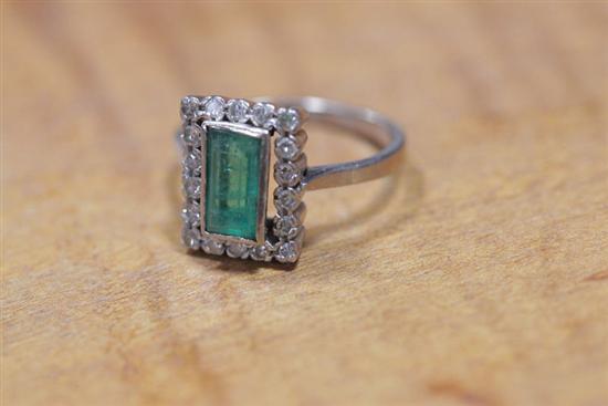 LADIES WHITE GOLD RING. Bezel set