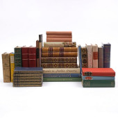 LADIES&#039; READING LIBRARY<b