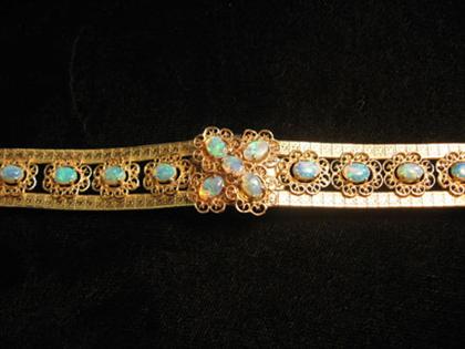Lady's 14 karat yellow gold