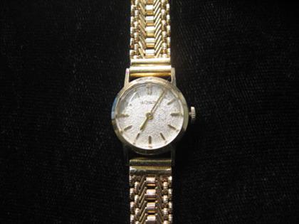 Lady's 14 karat yellow gold