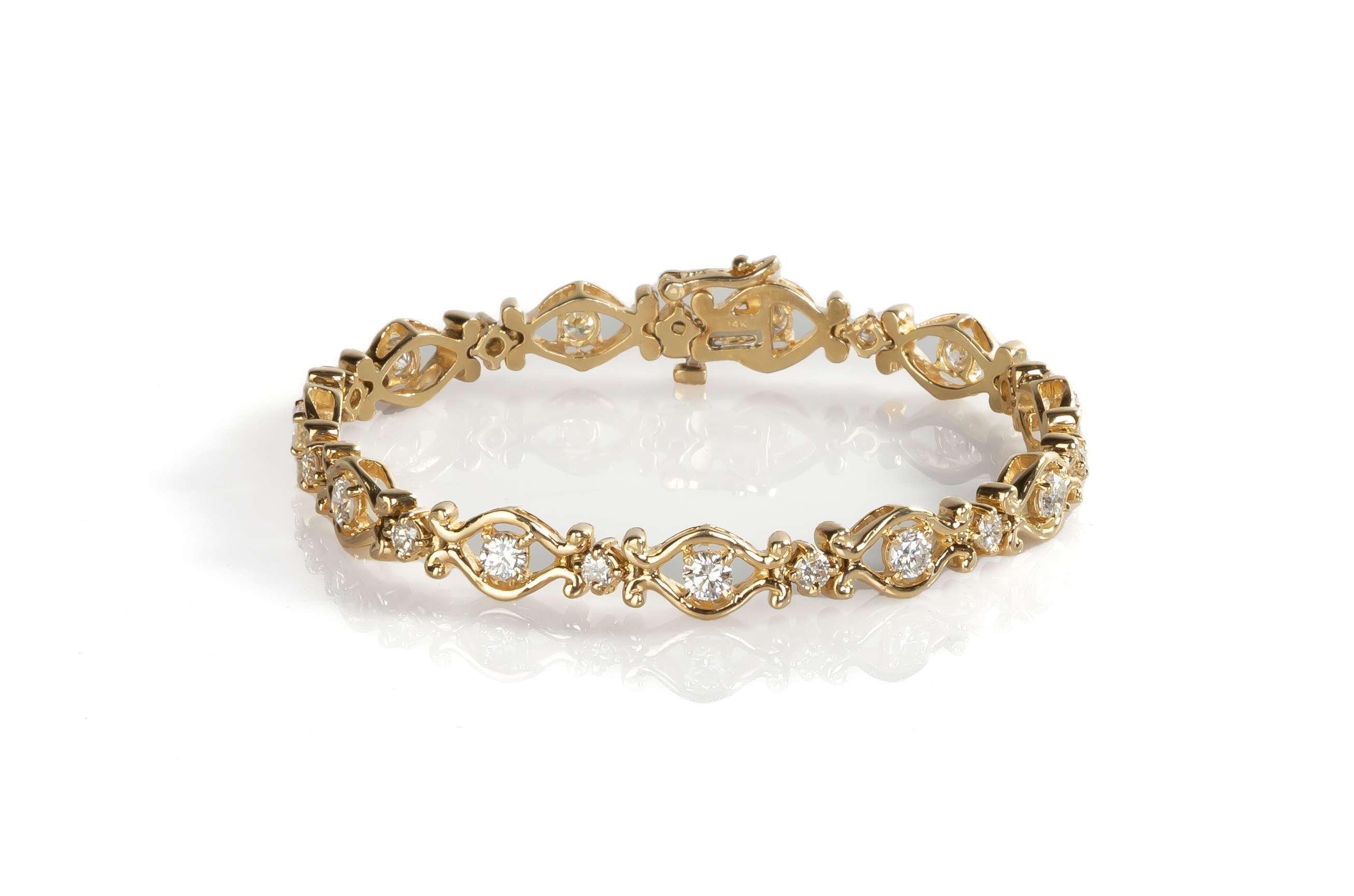 LADY'S 14K GOLD & DIAMOND