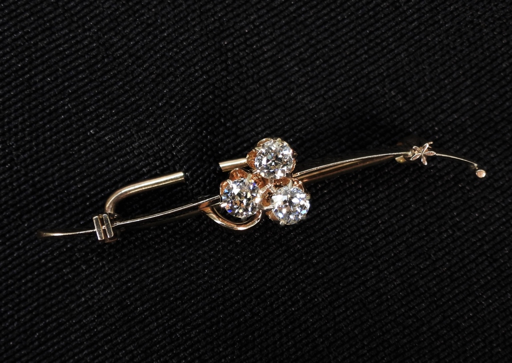 LADY'S 14K GOLD & DIAMOND CLUSTER