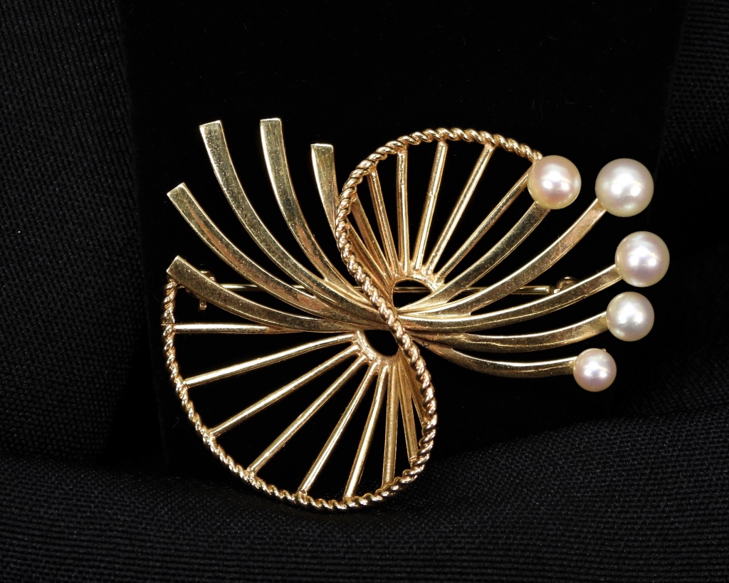 LADY'S 14K GOLD & PEARL SPIRAL