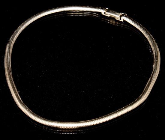 Lady's 14K white gold flexible link