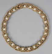 LADY'S 14K YELLOW GOLD AND PEA