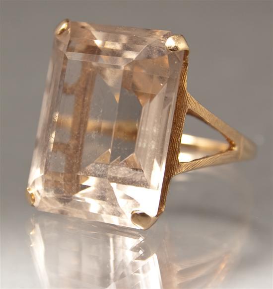 Lady's 14K yellow gold and rock