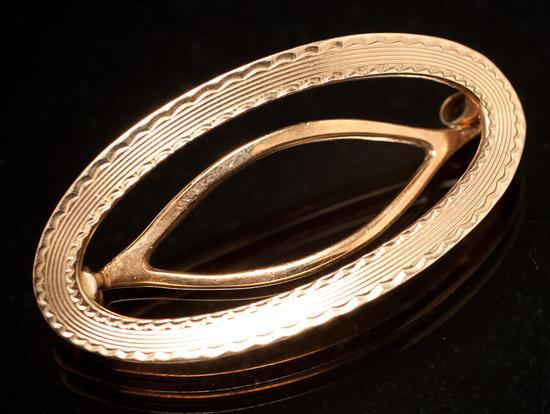 Lady's 14K yellow gold oval