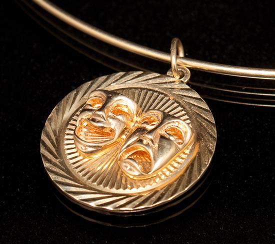 Lady's 14K yellow gold wire
