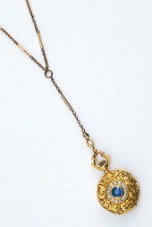 LADY'S 18KT GOLD, SAPPHIRE AND