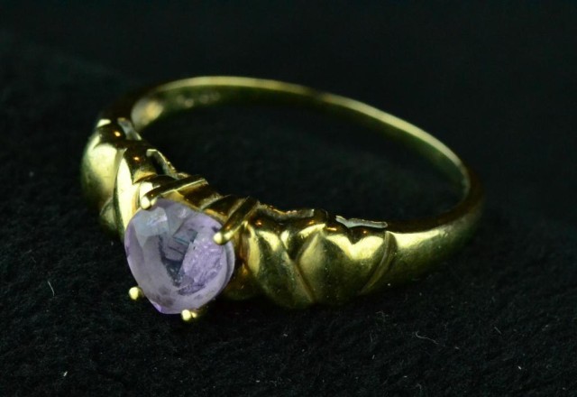 LADY'S AMETHYST RINGConsisting of