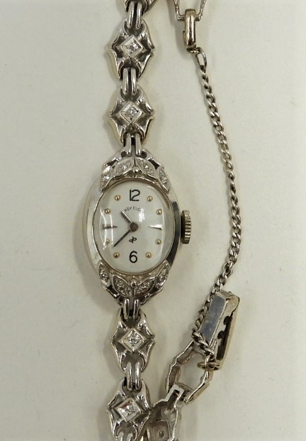 LADY'S ART DECO 14K GOLD DIAMOND