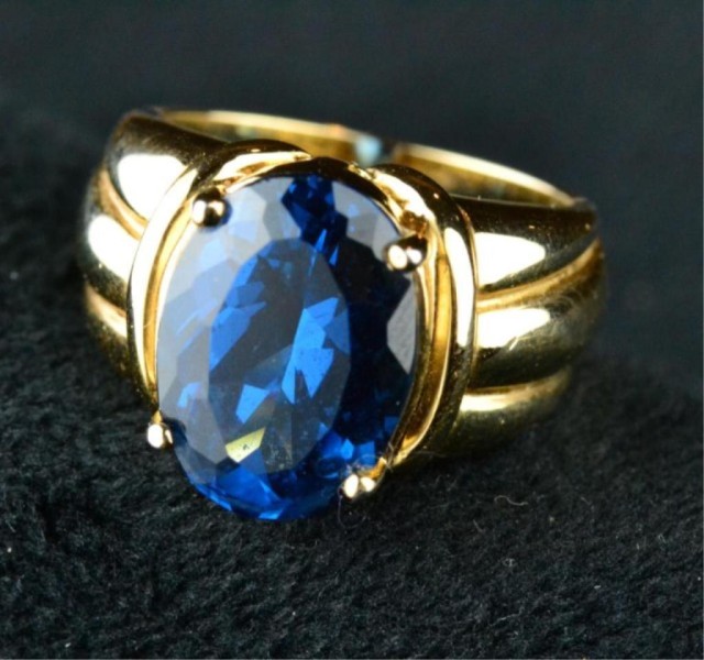 LADY'S BLUE STONE RINGConsisting of