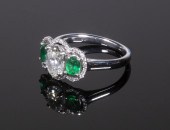 LADY'S DIAMOND & EMERALD RING