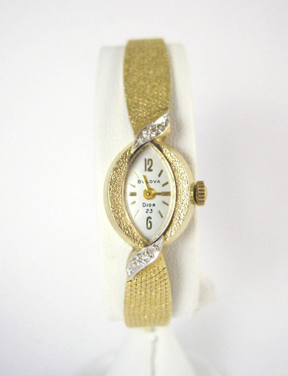 LADY'S FOURTEEN KARAT GOLD WRIST
