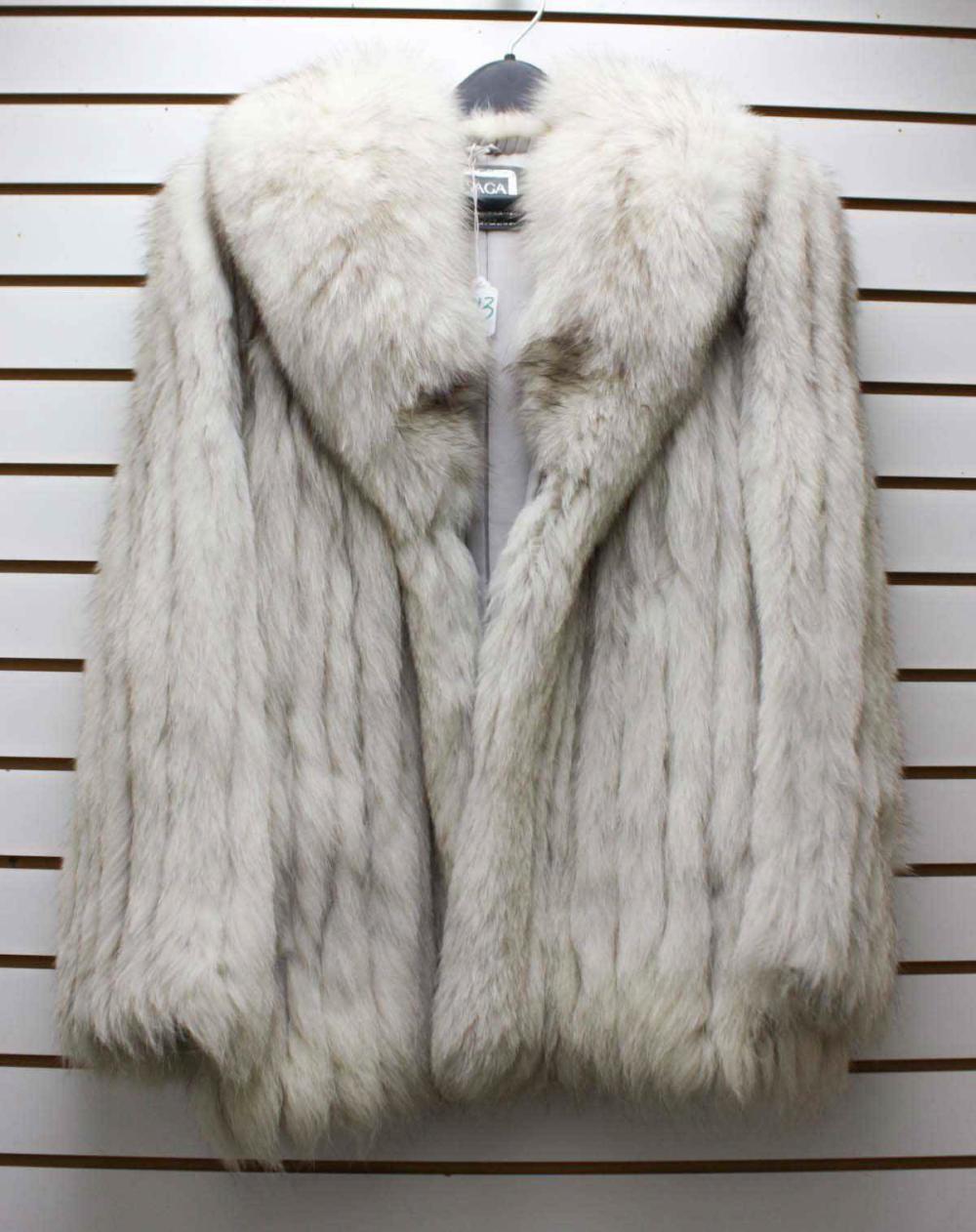 LADY'S FOX FUR COAT, HAVING TWO