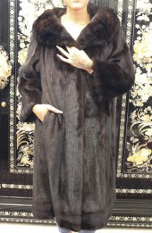 LADY'S FULL LENGTH MINK COATLA