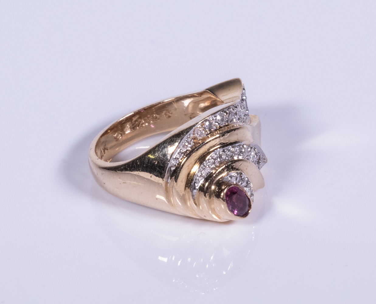 LADY'S GOLD, RUBY & DIAMOND RING