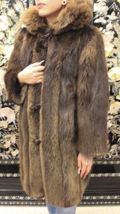 LADY'S GOLDEN BEAVER HOODED CO