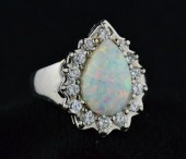 LADY'S OPAL & DIAMOND RINGCons