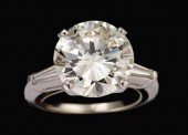 Lady's platinum and diamond so
