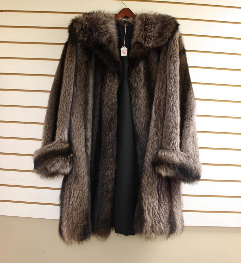 LADY'S RACCOON FUR COAT,