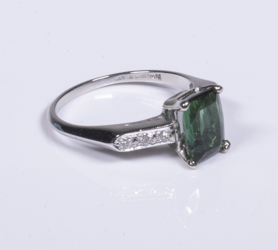 LADY'S TOURMALINE & DIAMOND RING