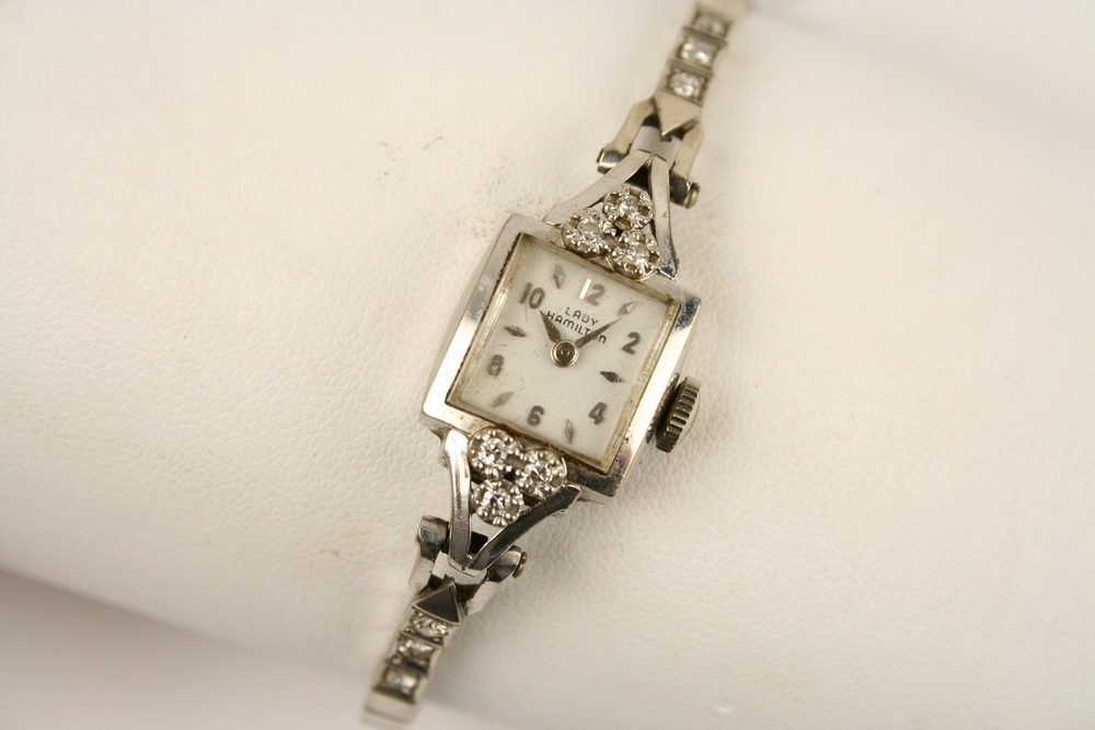 LADY'S WATCH - 14K white gold
