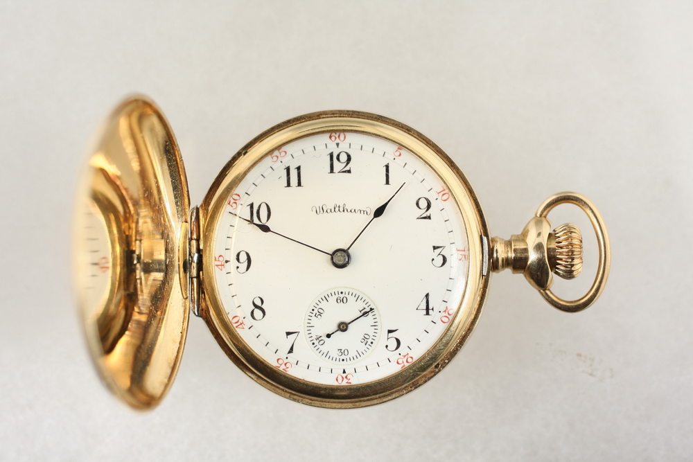 LADY'S WATCH - 14K yellow gold