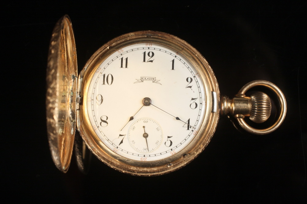 LADY'S WATCH - A 14K yellow gold