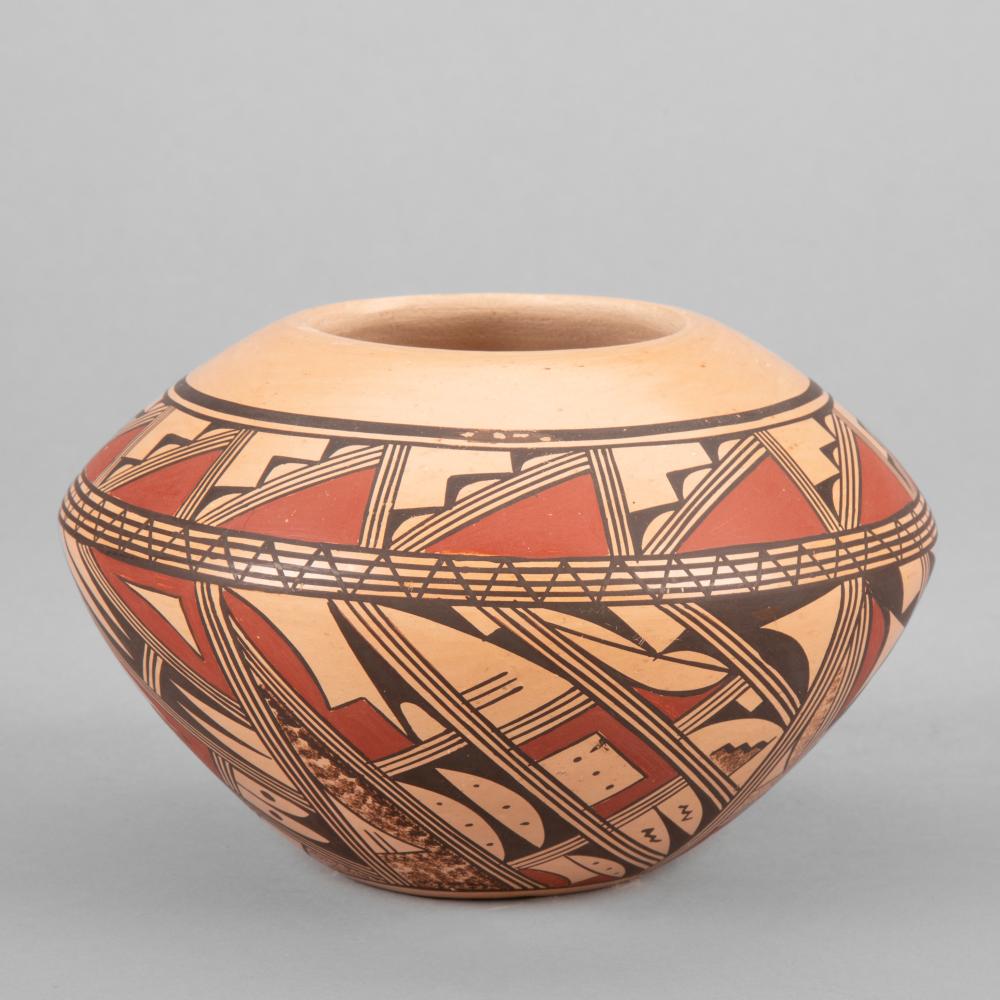 LAGUNA/TEWA, ROBERTA YOUVELLA