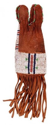 LAKOTA BEADED HIDE PAINT BAGla