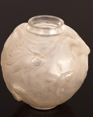 Lalique, a clear glass Formose