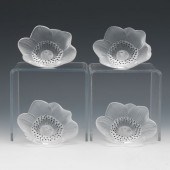 LALIQUE ANEMONE FLOWER PAPERWE