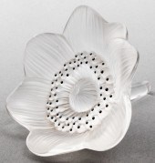 LALIQUE "ANEMONE" FROSTED ART