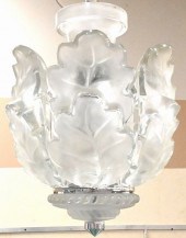 LALIQUE "CHENE" PENDANT CHANDE
