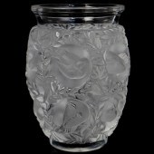 LALIQUE CRYSTAL "BAGATELLE" VA