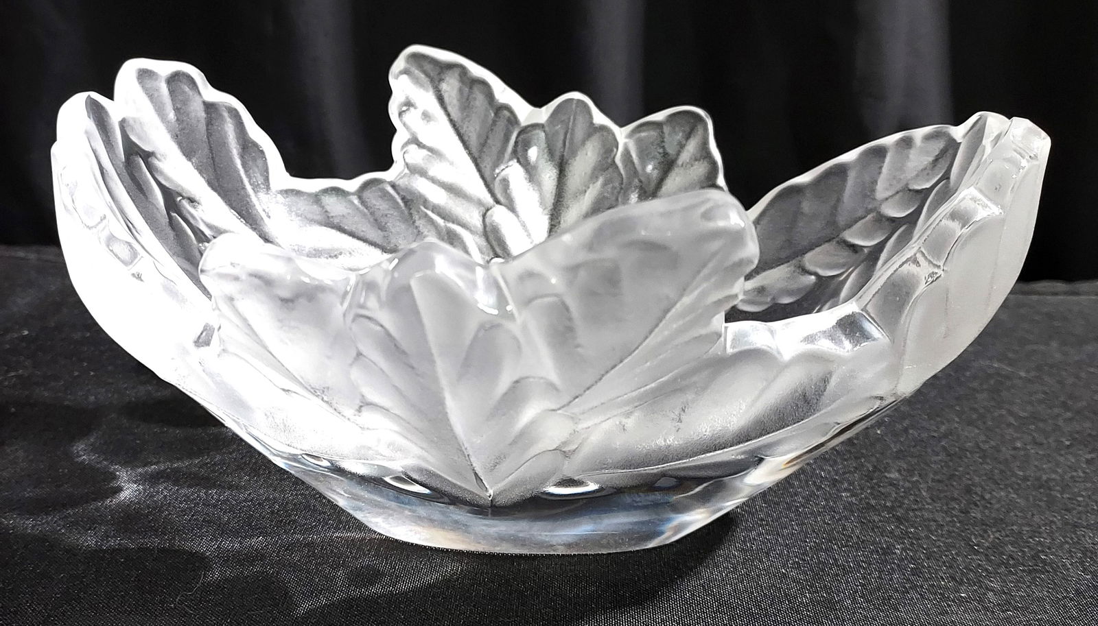 LALIQUE CRYSTAL "COMPIEGNE" LEAF
